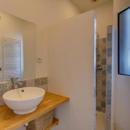 Apartment Tres A *